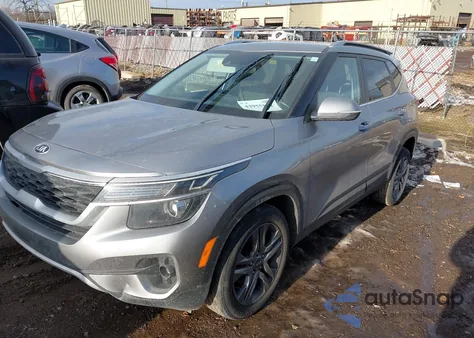 2021 Kia Seltos S z USA, uszkodzony, nr VIN KNDEU2AA8M7149833